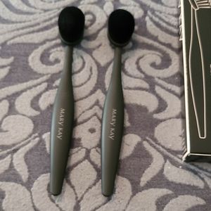 Brand New Mary Kay Blending Brush,great for liquid foundation!! $11 each!!